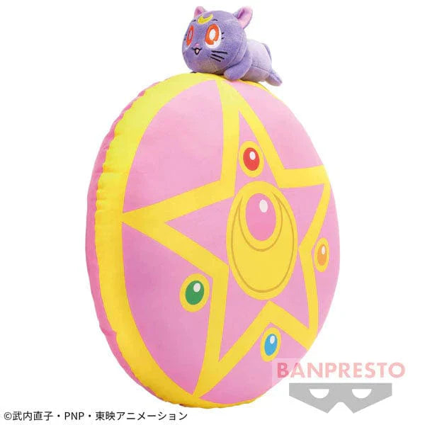 Banpresto: Sailor Moon - Transformation Brooch with Luna 13.8" Cushion