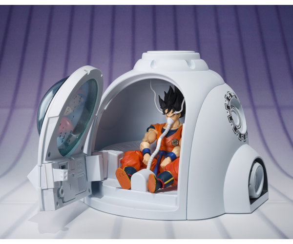 Dragonball Z 6 Inch Scale Playset S.H. Figuarts Exclusive - Medical Machine