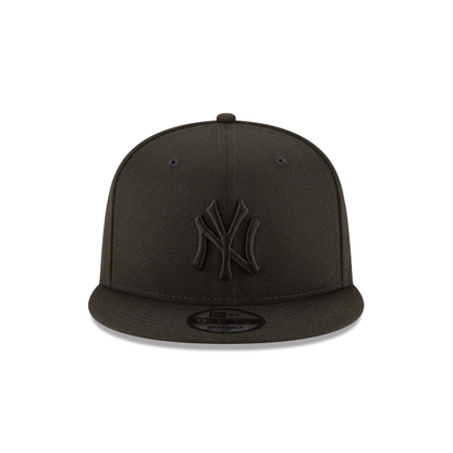 NEW ERA NEW YORK YANKEES BLACK ON BLACK 9FIFTY SNAPBACK