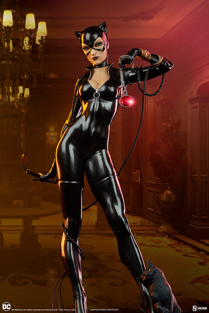 DC Collectible 21 Inch Statue Figure Premium Format - Catwoman Sideshow 300787