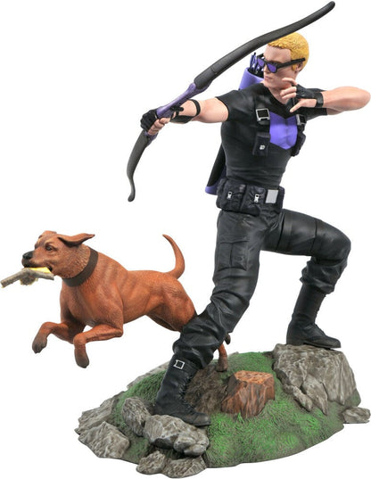 Gallery Diorama: Marvel - Hawkeye & Pizza Dog