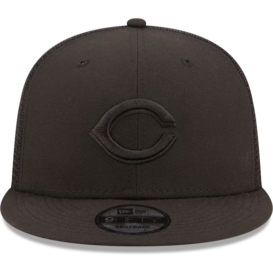 New Era Cincinnati Reds Blackout 9FIFTY Trucker Snapback Hat
