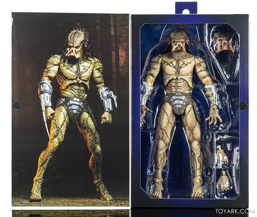 The Predator 10 Inch Action Figure Ultimate Deluxe - Unarmored Assassin Predator (Shelf Wear Packaging)